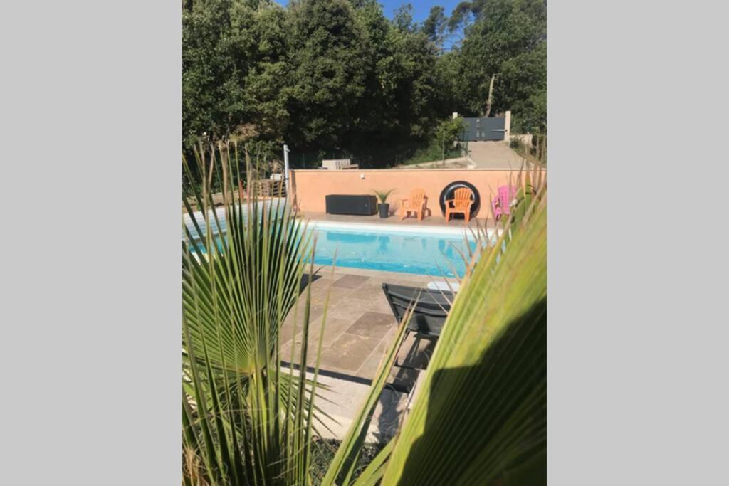 Logement Attenant A Une Villa T2 Avec Terrasse . Besse-sur-Issole Exterior photo
