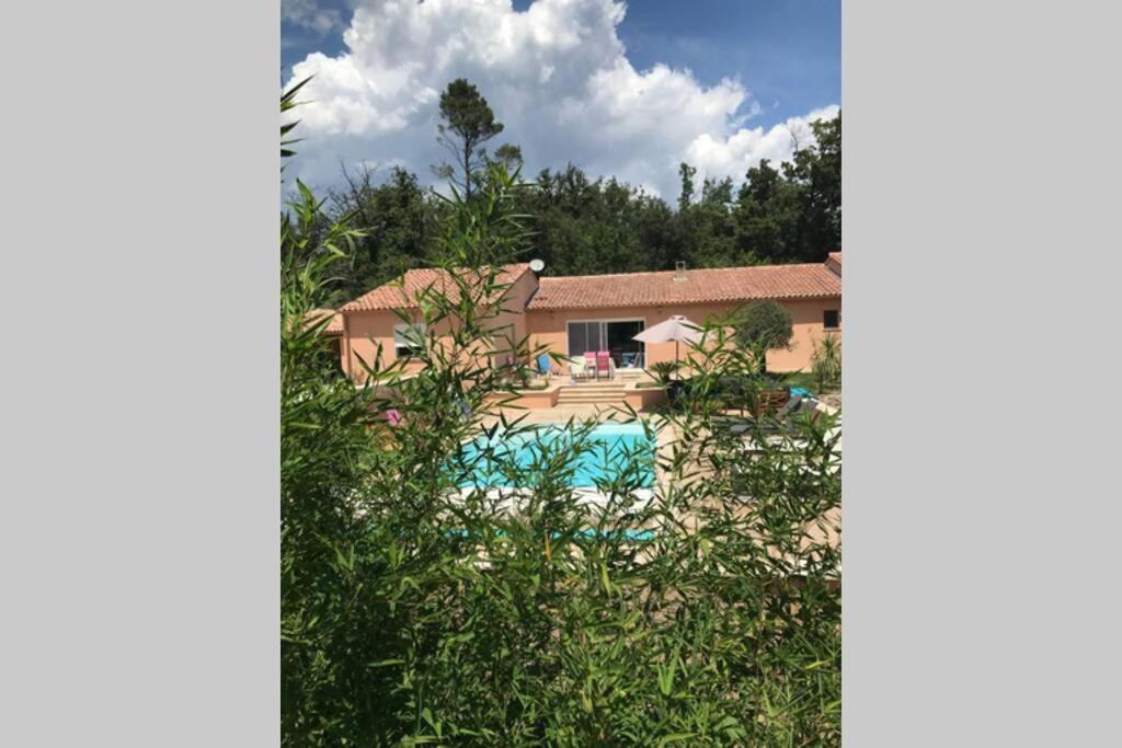 Logement Attenant A Une Villa T2 Avec Terrasse . Besse-sur-Issole Exterior photo