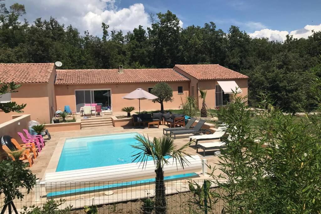 Logement Attenant A Une Villa T2 Avec Terrasse . Besse-sur-Issole Exterior photo