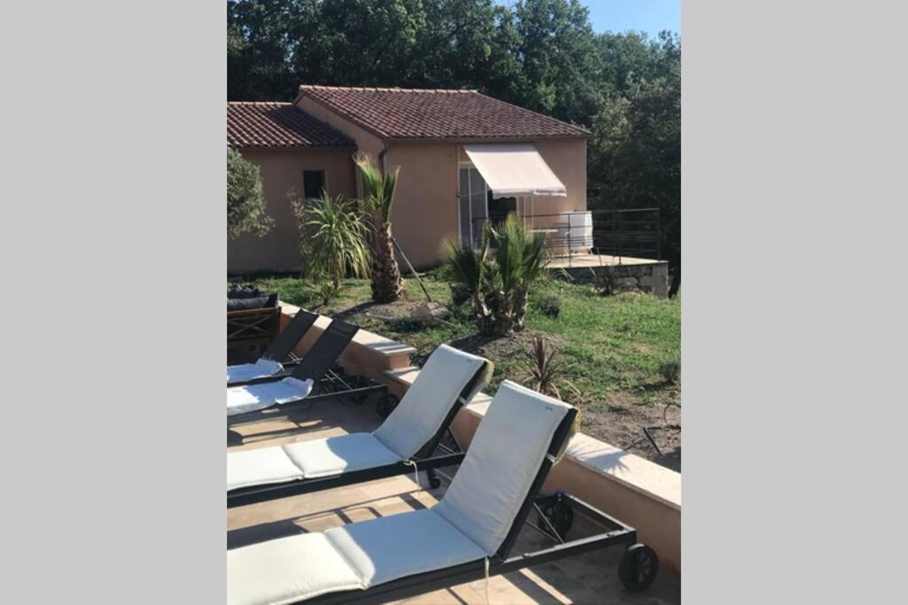 Logement Attenant A Une Villa T2 Avec Terrasse . Besse-sur-Issole Exterior photo