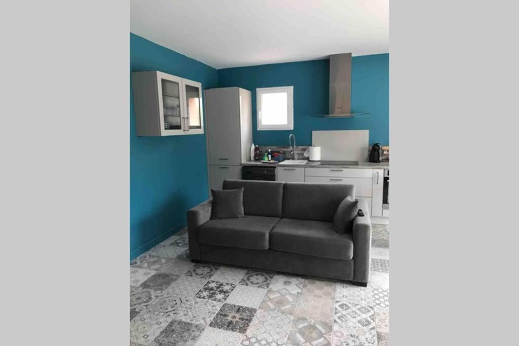 Logement Attenant A Une Villa T2 Avec Terrasse . Besse-sur-Issole Exterior photo