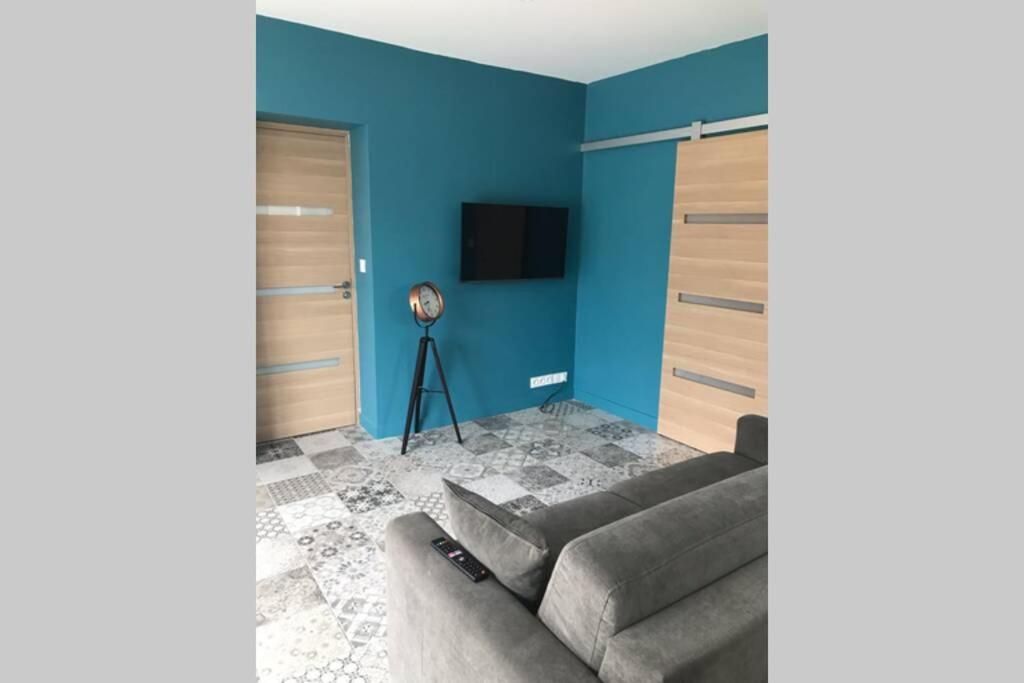 Logement Attenant A Une Villa T2 Avec Terrasse . Besse-sur-Issole Exterior photo